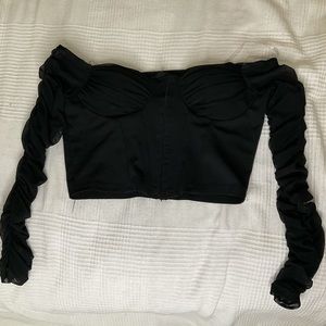 Black longsleeve crop top